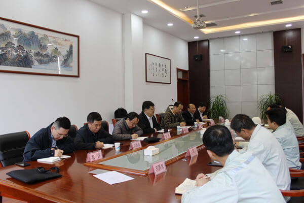 集團(tuán)公司黨委書記、董事長楊百鎖到華浩軒公司調(diào)研指導(dǎo)工作
