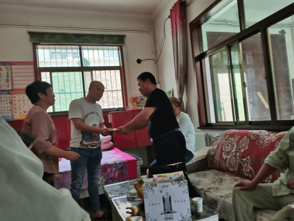 華浩軒公司開展為患病職工家屬捐款送愛心活動(dòng)